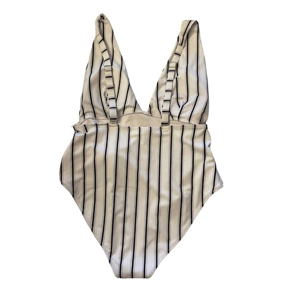 Cupshe “stay young” one piece swimsuit.  Size M. - Picture 3 of 4